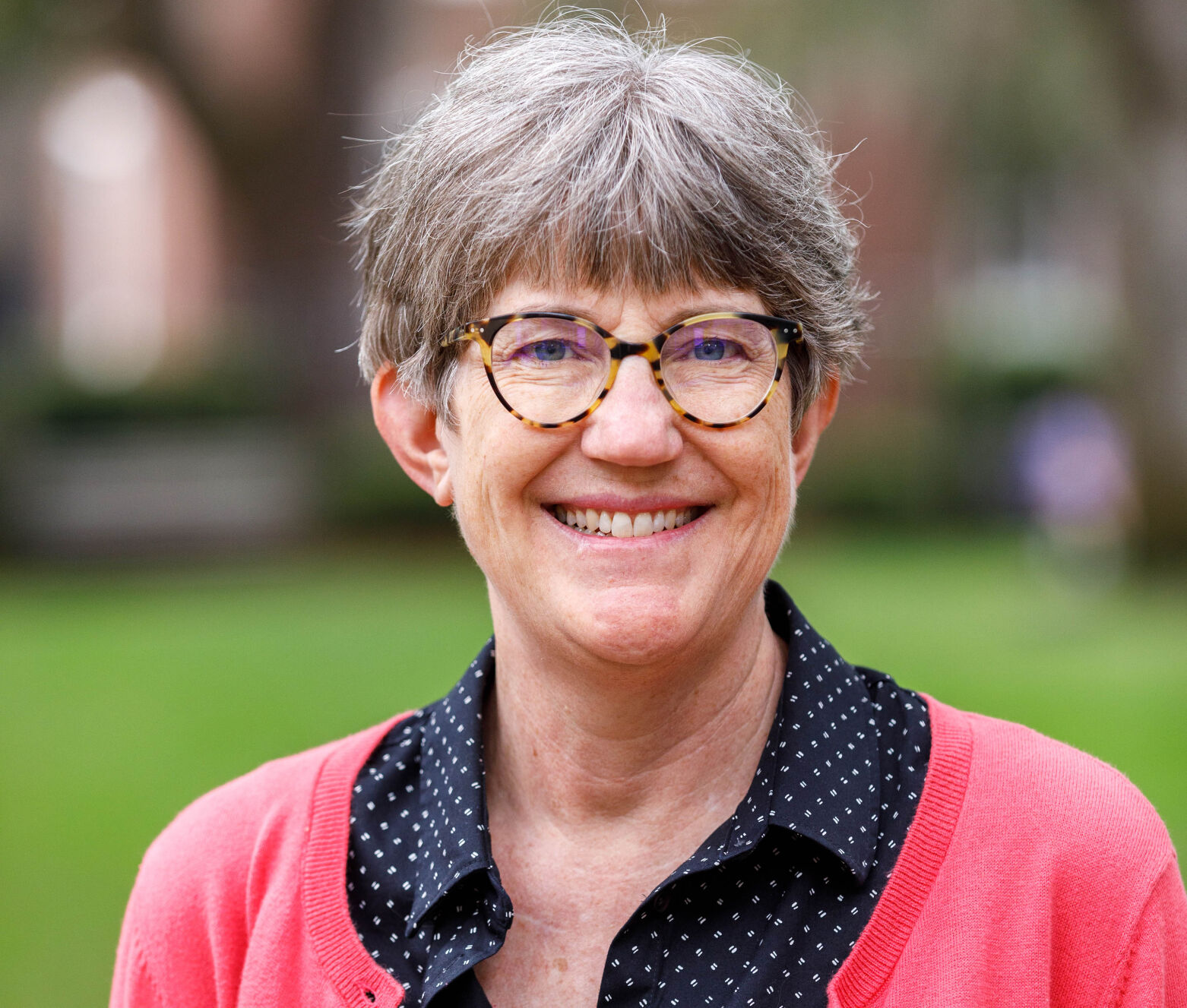 Dr. Julia Eichelberger